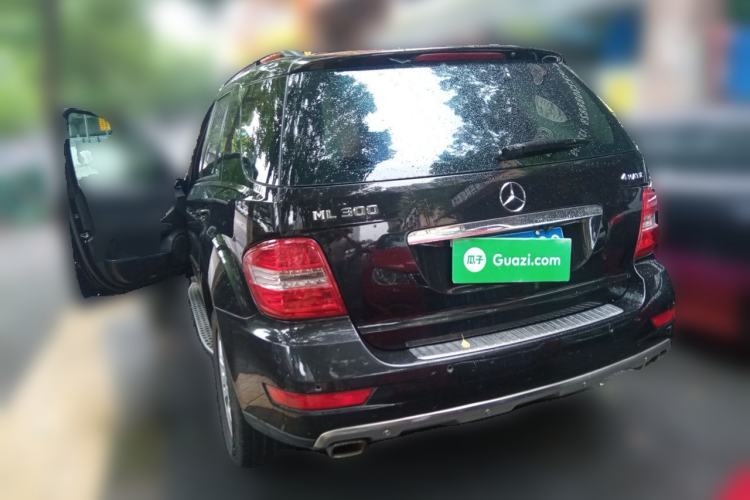 Used Mercedes-Benz M-Class 2010 ML 300 4MATIC Rear