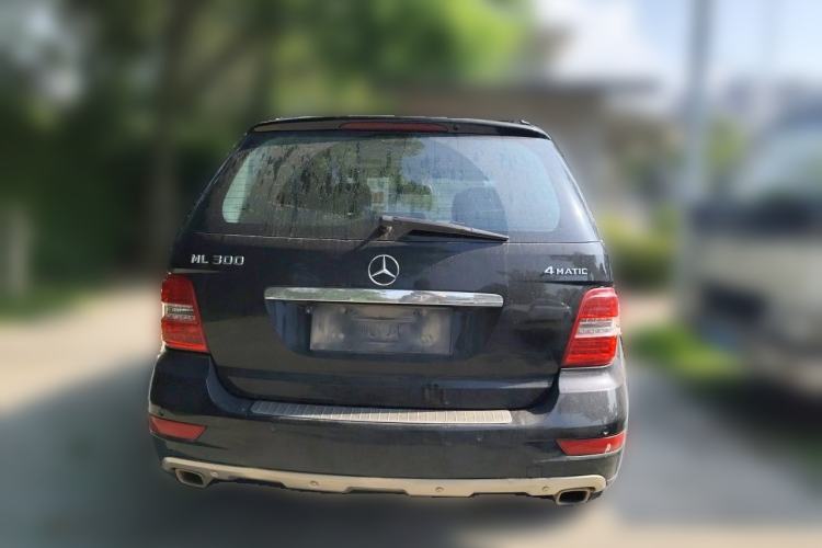 Used Mercedes-Benz M-Class 2010 ML 300 4MATIC Rear