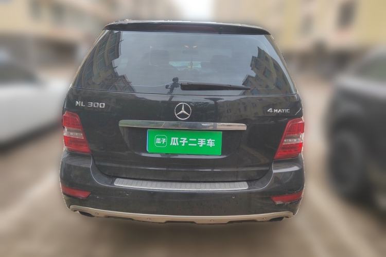 Used Mercedes-Benz M-Class 2010 ML 300 4MATIC Rear