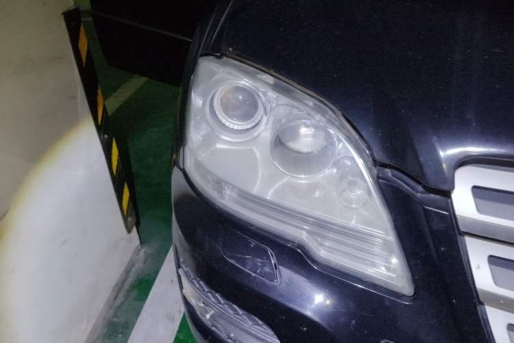 Used Mercedes-Benz M-Class 2010 ML 300 4MATIC Right Front Headlight