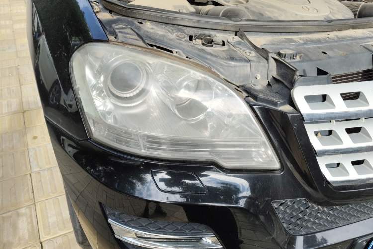 Used Mercedes-Benz M-Class 2010 ML 300 4MATIC Right Front Headlight