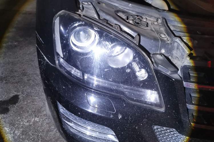 Used Mercedes-Benz M-Class 2010 ML 350 4MATIC Luxury Model Right Front Headlight