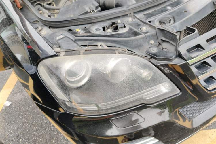 Used Mercedes-Benz M-Class 2010 ML 350 4MATIC Luxury Model Right Front Headlight