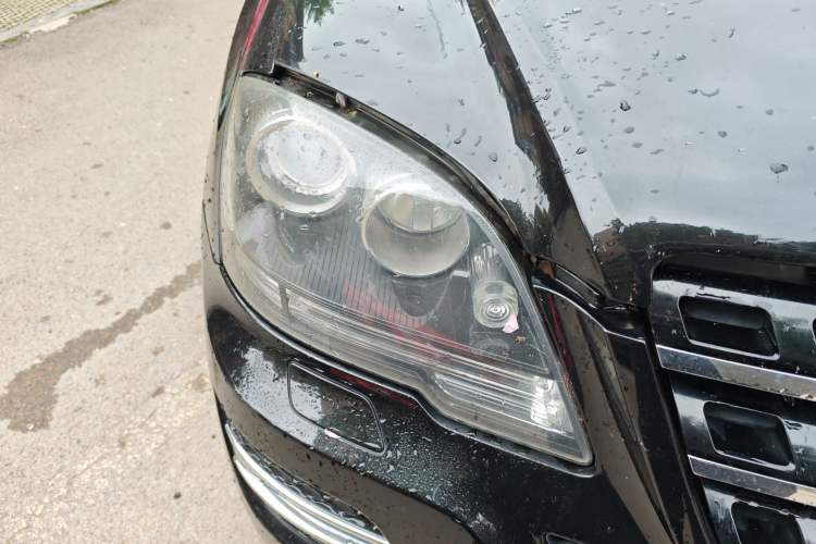 Used Mercedes-Benz M-Class 2010 ML 350 4MATIC Luxury Special Edition Right Front Headlight