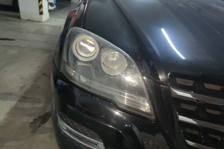 Used Mercedes-Benz M-Class 2010 ML 350 4MATIC Luxury Special Edition Right Front Headlight