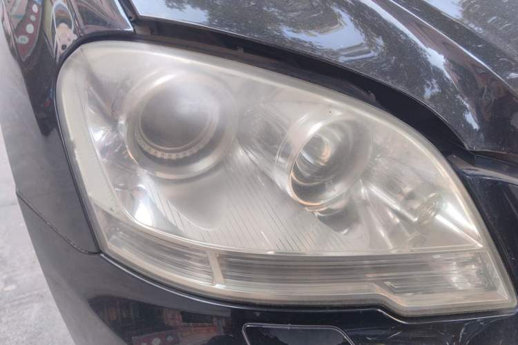 Used Mercedes-Benz M-Class 2010 ML 300 4MATIC Right Front Headlight