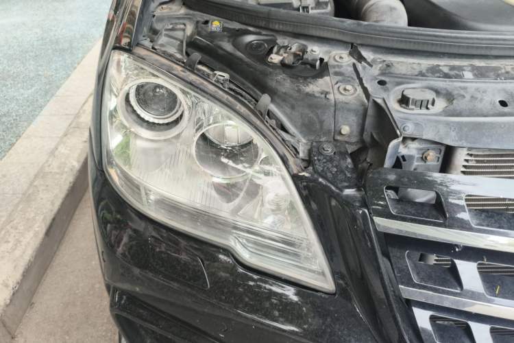 Used Mercedes-Benz M-Class 2010 ML 300 4MATIC Right Front Headlight
