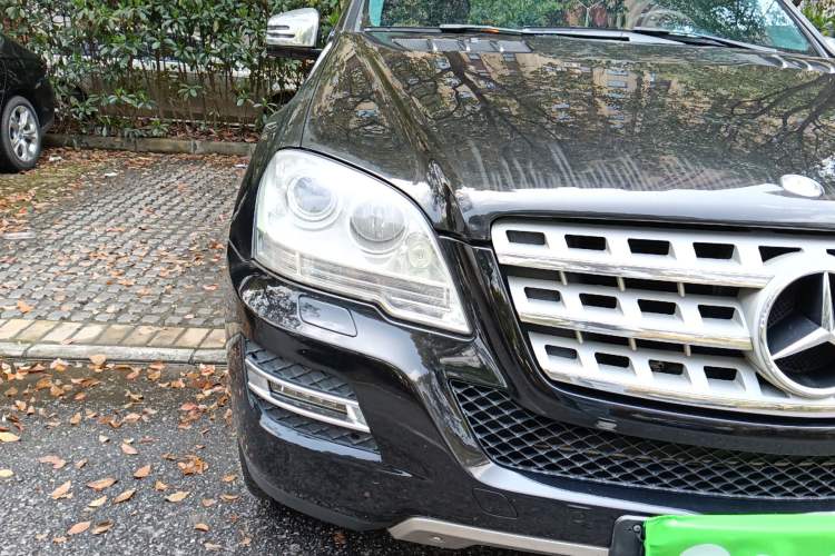 Used Mercedes-Benz M-Class 2010 ML 300 4MATIC Right Front Headlight