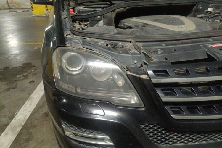 Used Mercedes-Benz M-Class 2010 ML 350 4MATIC Luxury Model Right Front Headlight