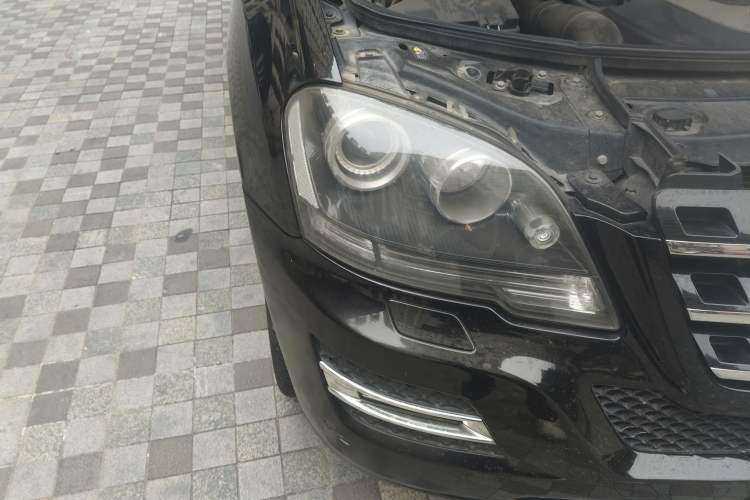 Used Mercedes-Benz M-Class 2010 ML 350 4MATIC Luxury Model Right Front Headlight