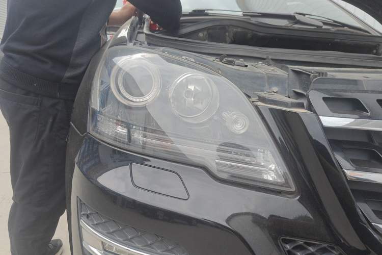 Used Mercedes-Benz M-Class 2010 ML 350 4MATIC Luxury Model Right Front Headlight