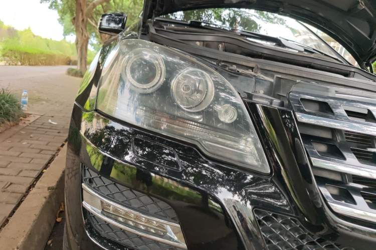 Used Mercedes-Benz M-Class 2010 ML 350 4MATIC Luxury Model Right Front Headlight