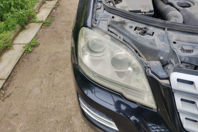 Used Mercedes-Benz M-Class 2010 ML 300 4MATIC Right Front Headlight