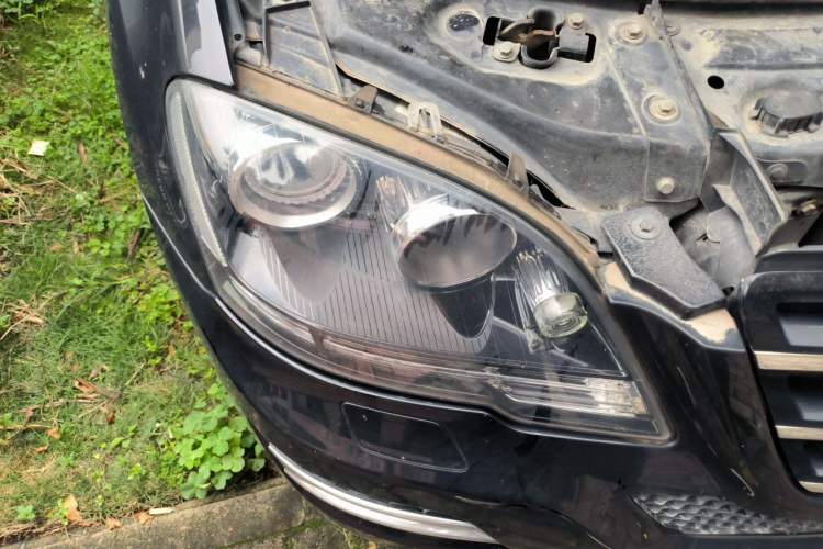 Used Mercedes-Benz M-Class 2010 ML 350 4MATIC Luxury Model Right Front Headlight
