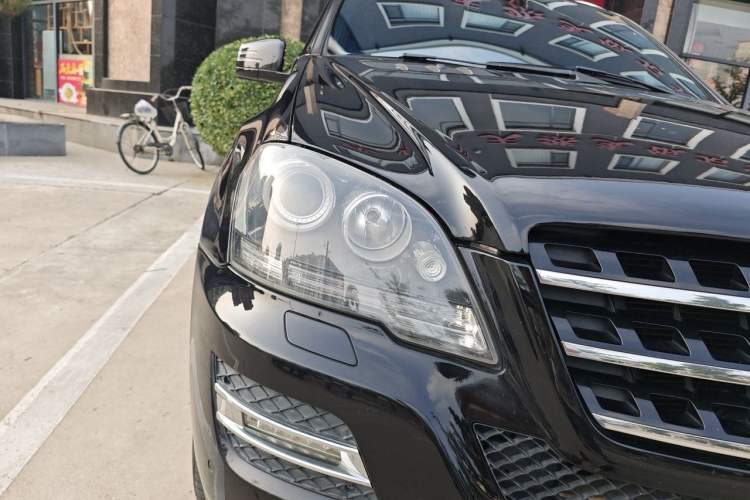 Used Mercedes-Benz M-Class 2010 ML 350 4MATIC Luxury Model Right Front Headlight