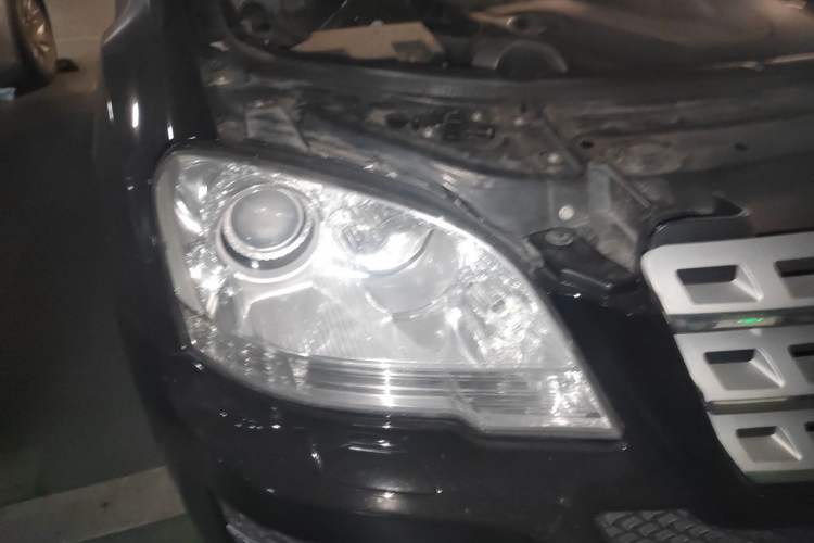 Used Mercedes-Benz M-Class 2010 ML 300 4MATIC Right Front Headlight