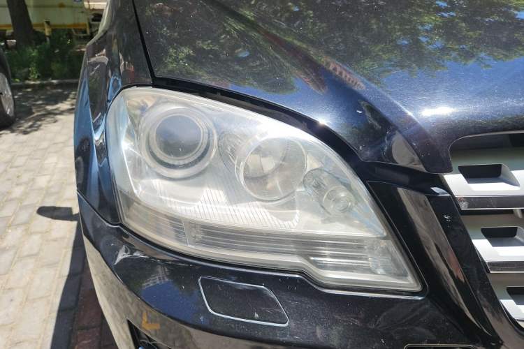 Used Mercedes-Benz M-Class 2010 ML 300 4MATIC Right Front Headlight