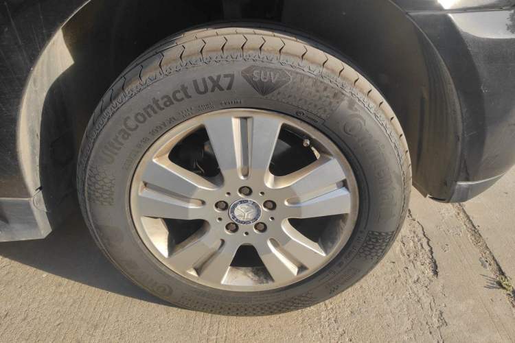 Used Mercedes-Benz M-Class 2010 ML 300 4MATIC Right Front Wheel Hub