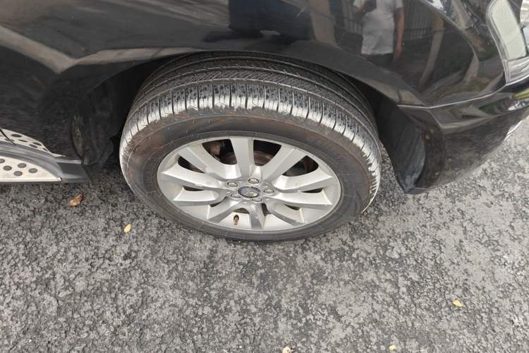 Used Mercedes-Benz M-Class 2010 ML 350 4MATIC Luxury Model Right Front Wheel Hub