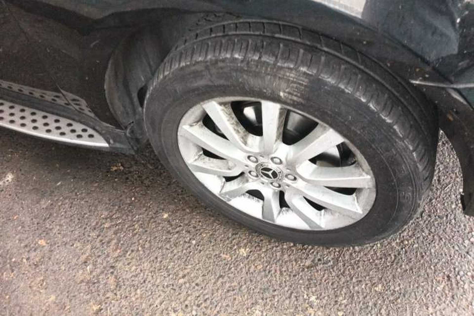 Used Mercedes-Benz M-Class 2010 ML 350 4MATIC Luxury Model Right Front Wheel Hub