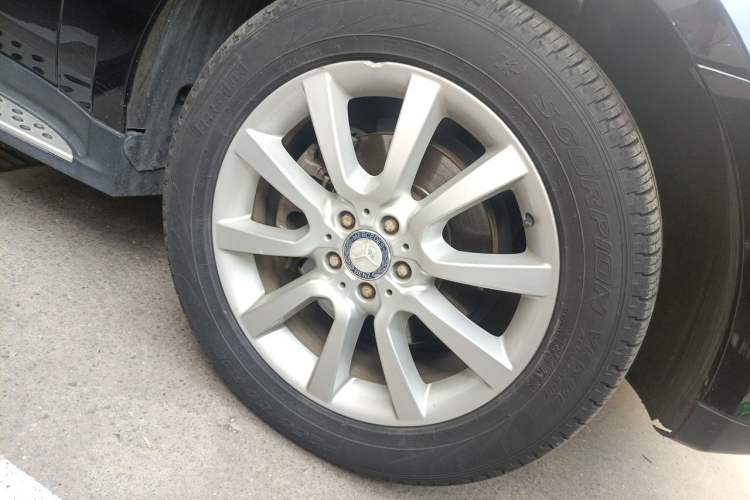 Used Mercedes-Benz M-Class 2010 ML 350 4MATIC Luxury Special Edition Right Front Wheel Hub