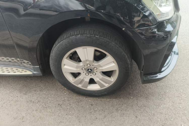 Used Mercedes-Benz M-Class 2010 ML 300 4MATIC Right Front Wheel Hub