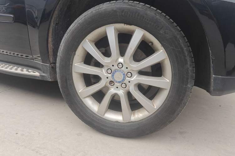 Used Mercedes-Benz M-Class 2010 ML 350 4MATIC Luxury Model Right Front Wheel Hub