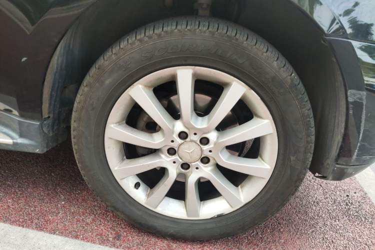 Used Mercedes-Benz M-Class 2010 ML 350 4MATIC Luxury Special Edition Right Front Wheel Hub