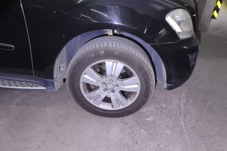 Used Mercedes-Benz M-Class 2010 ML 300 4MATIC Right Front Wheel Hub