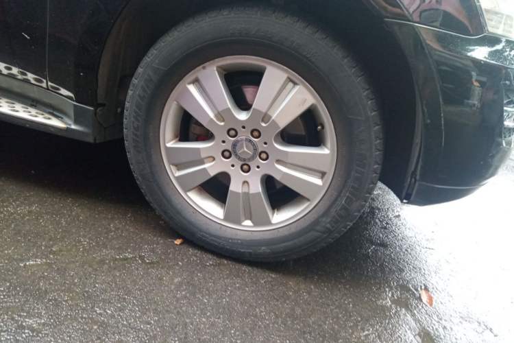 Used Mercedes-Benz M-Class 2010 ML 300 4MATIC Right Front Wheel Hub