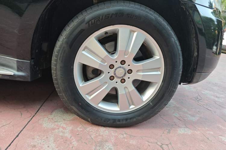 Used Mercedes-Benz M-Class 2010 ML 300 4MATIC Right Front Wheel Hub