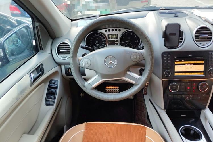 Used Mercedes-Benz M-Class 2010 ML 300 4MATIC Steering Wheel