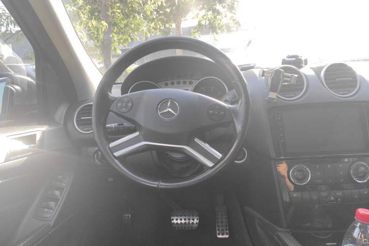 Used Mercedes-Benz M-Class 2010 ML 300 4MATIC Steering Wheel