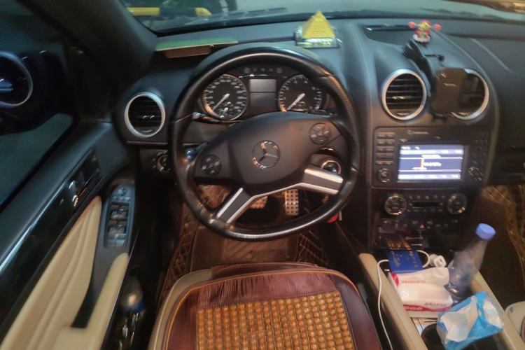 Used Mercedes-Benz M-Class 2010 ML 350 4MATIC Luxury Special Edition Steering Wheel