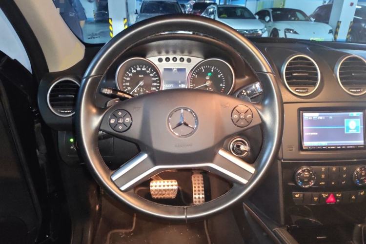 Used Mercedes-Benz M-Class 2010 ML 300 4MATIC Steering Wheel
