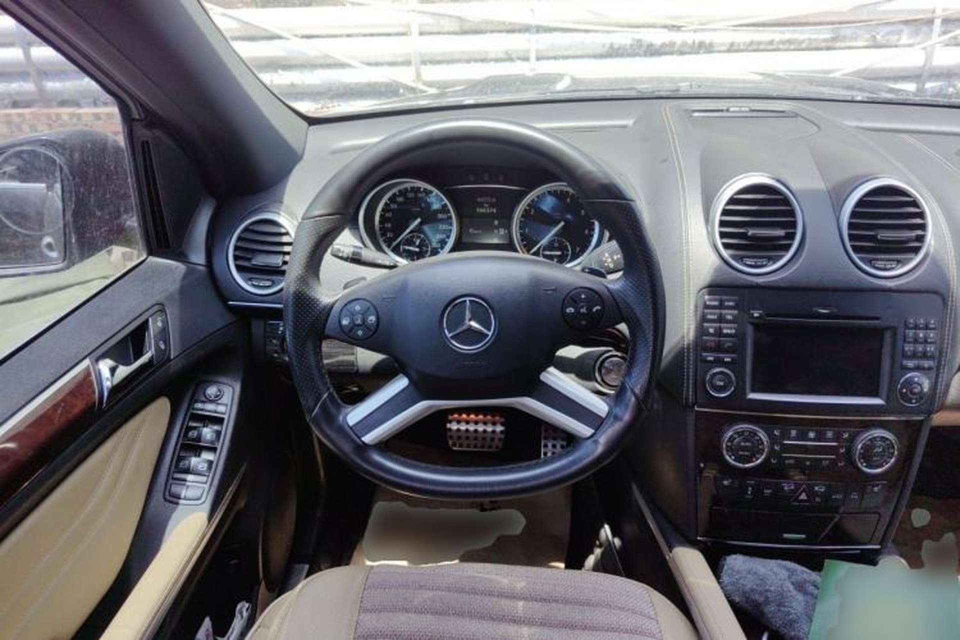 Used Mercedes-Benz M-Class 2010 ML 500 4MATIC Steering Wheel