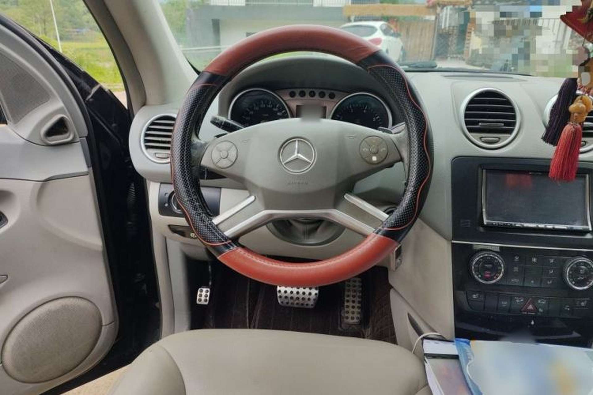 Used Mercedes-Benz M-Class 2010 ML 300 4MATIC Steering Wheel