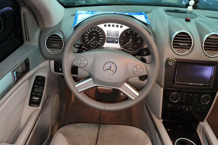 Used Mercedes-Benz M-Class 2010 ML 300 4MATIC Steering Wheel