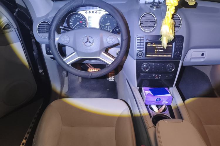 Used Mercedes-Benz M-Class 2010 ML 300 4MATIC Steering Wheel