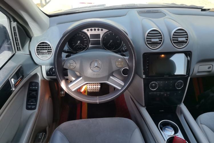 Used Mercedes-Benz M-Class 2010 ML 300 4MATIC Steering Wheel