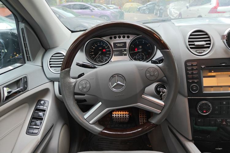 Used Mercedes-Benz M-Class 2010 ML 300 4MATIC Steering Wheel