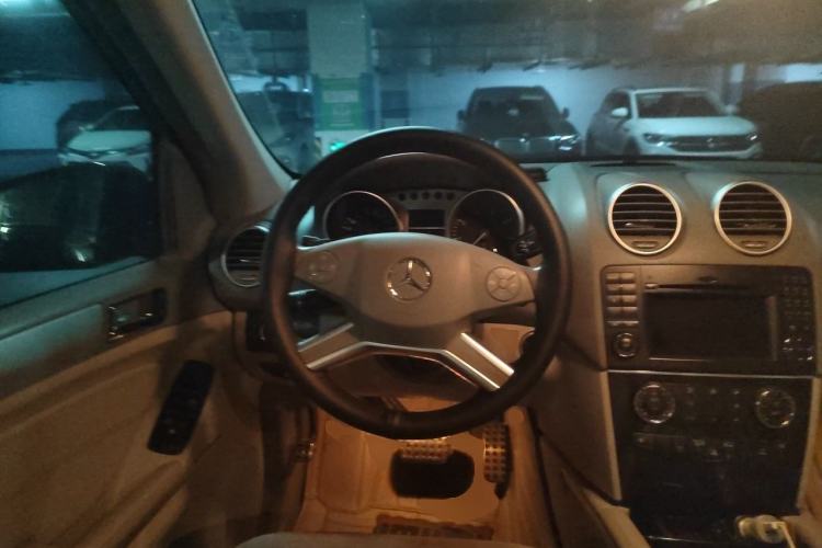 Used Mercedes-Benz M-Class 2010 ML 300 4MATIC Steering Wheel