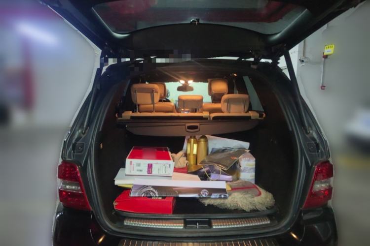 Used Mercedes-Benz M-Class 2010 ML 350 4MATIC Luxury Special Edition Trunk