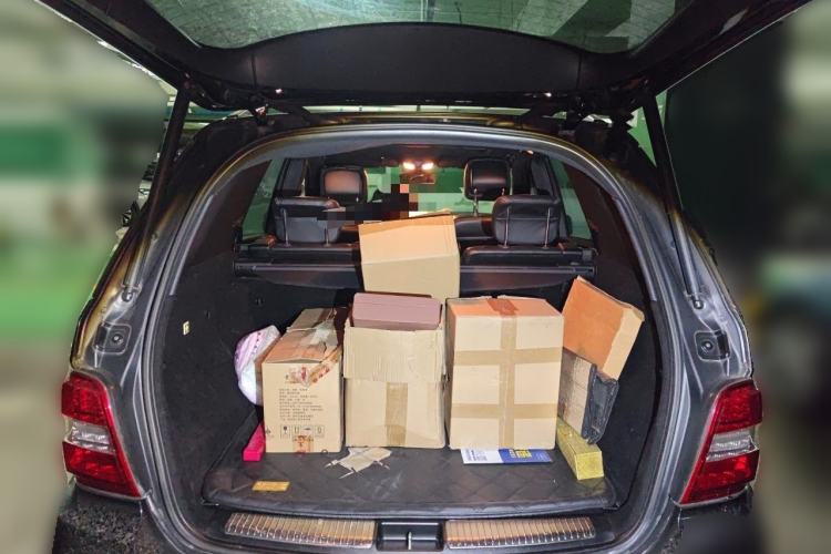 Used Mercedes-Benz M-Class 2010 ML 350 4MATIC Luxury Special Edition Trunk