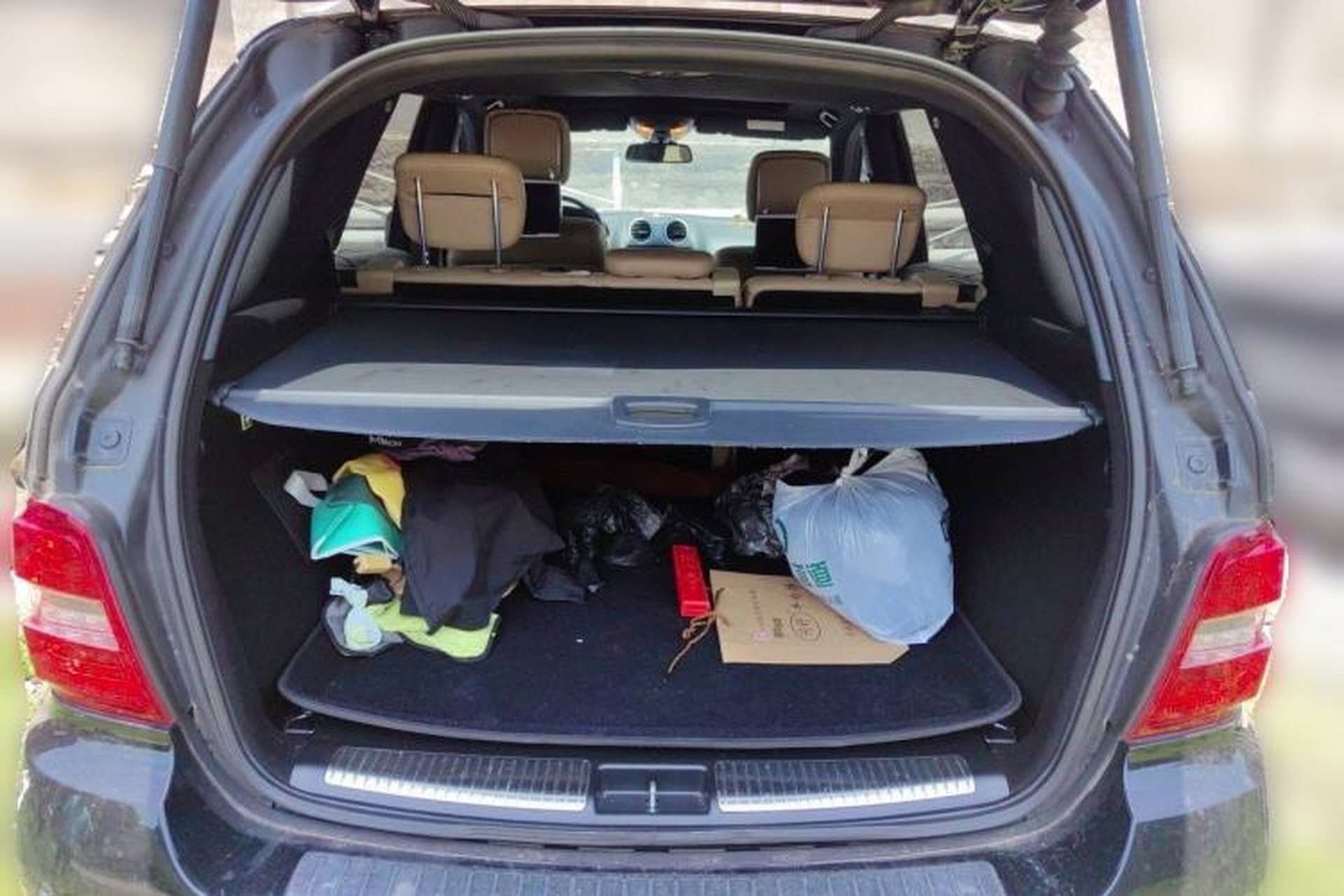 Used Mercedes-Benz M-Class 2010 ML 500 4MATIC Trunk