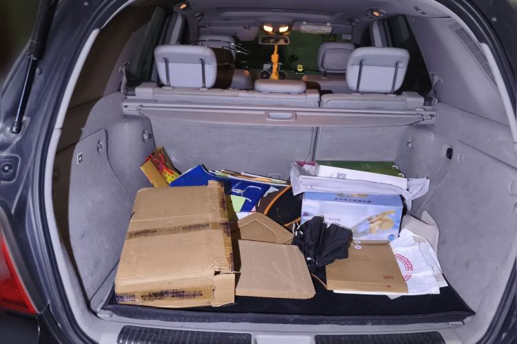 Used Mercedes-Benz M-Class 2010 ML 300 4MATIC Trunk