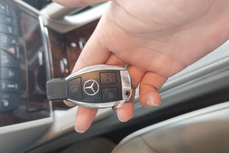 Used Mercedes-Benz M-Class 2010 ML 350 4MATIC Luxury Model Vehicle Key