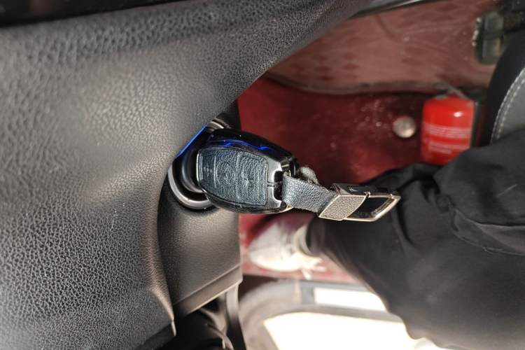 Used Mercedes-Benz M-Class 2010 ML 300 4MATIC Vehicle Key