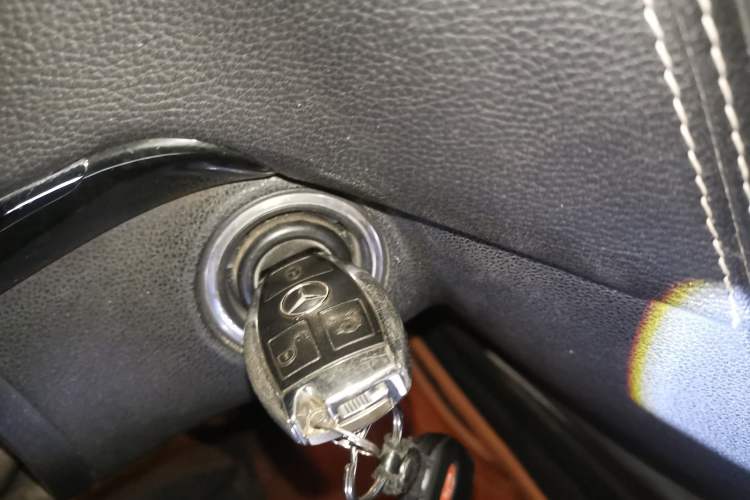 Used Mercedes-Benz M-Class 2010 ML 350 4MATIC Luxury Model Vehicle Key
