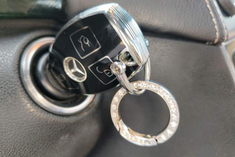 Used Mercedes-Benz M-Class 2010 ML 350 4MATIC Luxury Model Vehicle Key